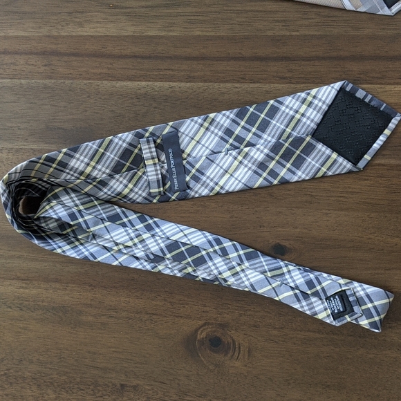 Men's Perry Ellis necktie Black and Yellow plaid - Picture 2 of 3